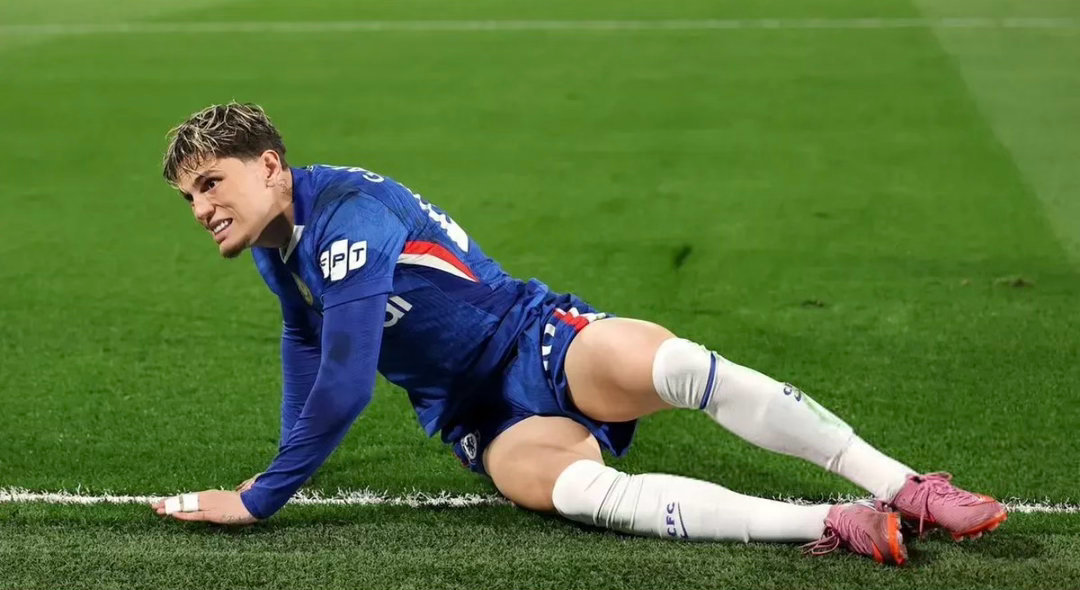 低迷，加纳乔对阵曼联15次丢失球权+0次成功传中、0次射正英超切尔西vs曼联 北