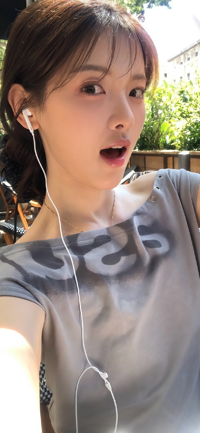 杨超越 