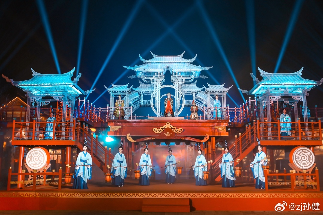 国秀琅琊是琅琊古城的核心演艺节目，它入选第二批全国旅游演艺精品名录，实现大型六感