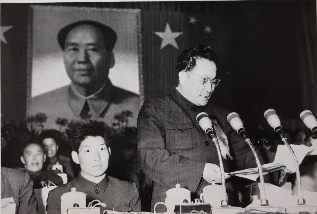 1965年9月2日，中共西藏自治区委员会第一书记张国华在西藏自治区第一届人民代表