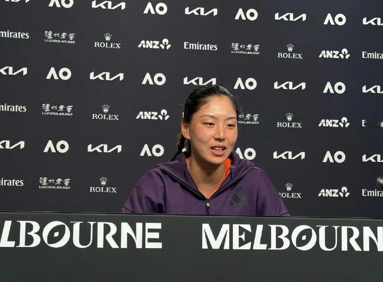 王欣瑜赢球，这段发言挺逗：奥斯塔彭科这个人挺好玩的。

赛后发布会，王欣瑜谈到对