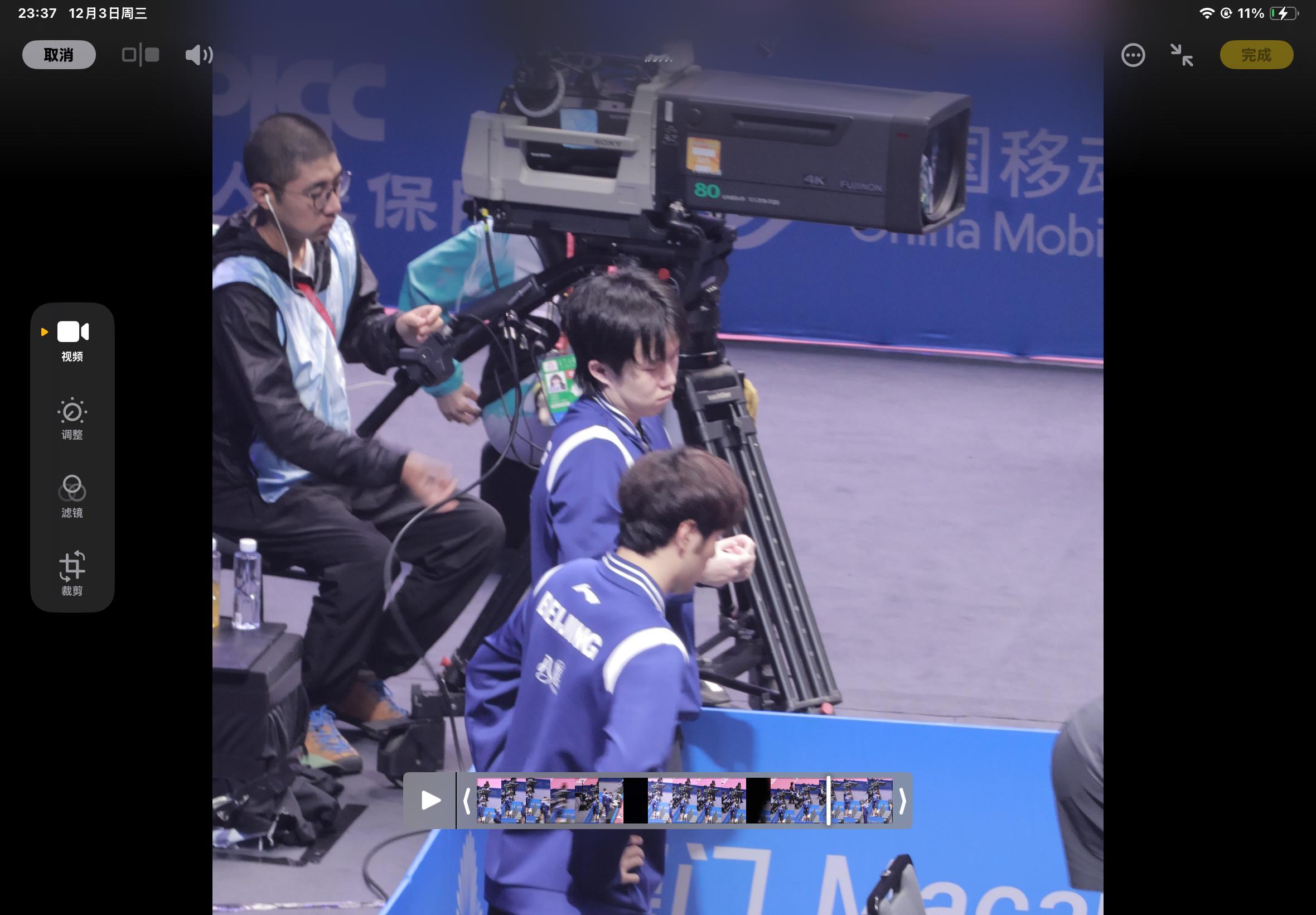 事实证明17号早上他老婆没来他就一直这样撅着个嘴。 