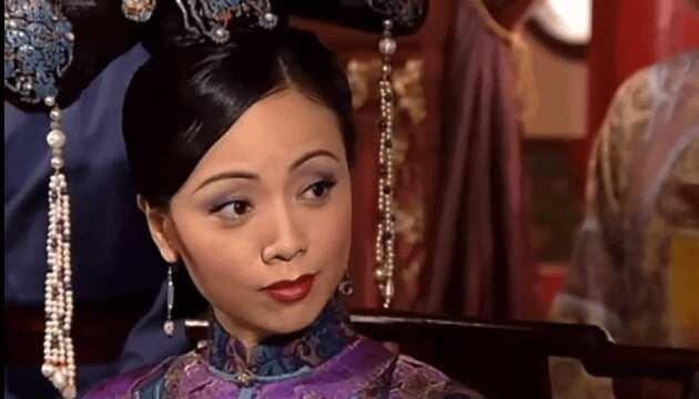 如妃被怼脸，表情好真实😂
邓萃雯 如妃 金枝欲孽 影视经典回看 每个眼神都是戏