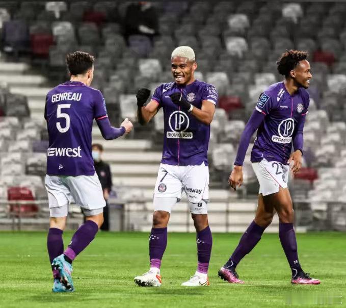 004 法国杯 [法甲8]图卢兹 vs [法乙16]亚眠胜负看好：胜/让平胜 (