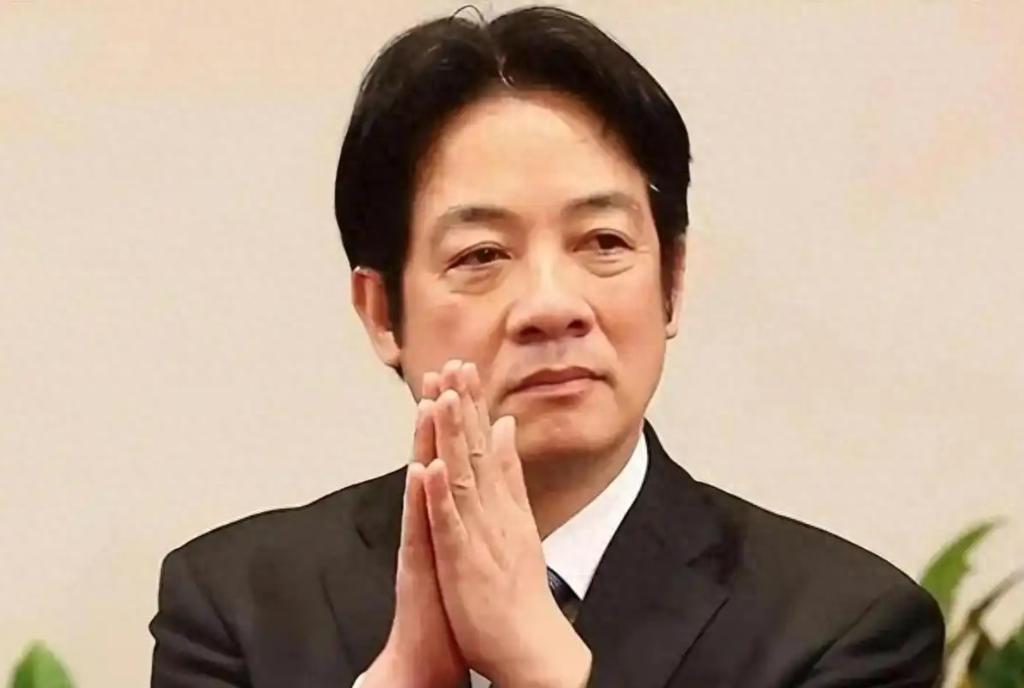 变脸比翻书还快！ 特朗普刚在北京谈完，坐上空军一号就公开说 "不支持台湾独立"，