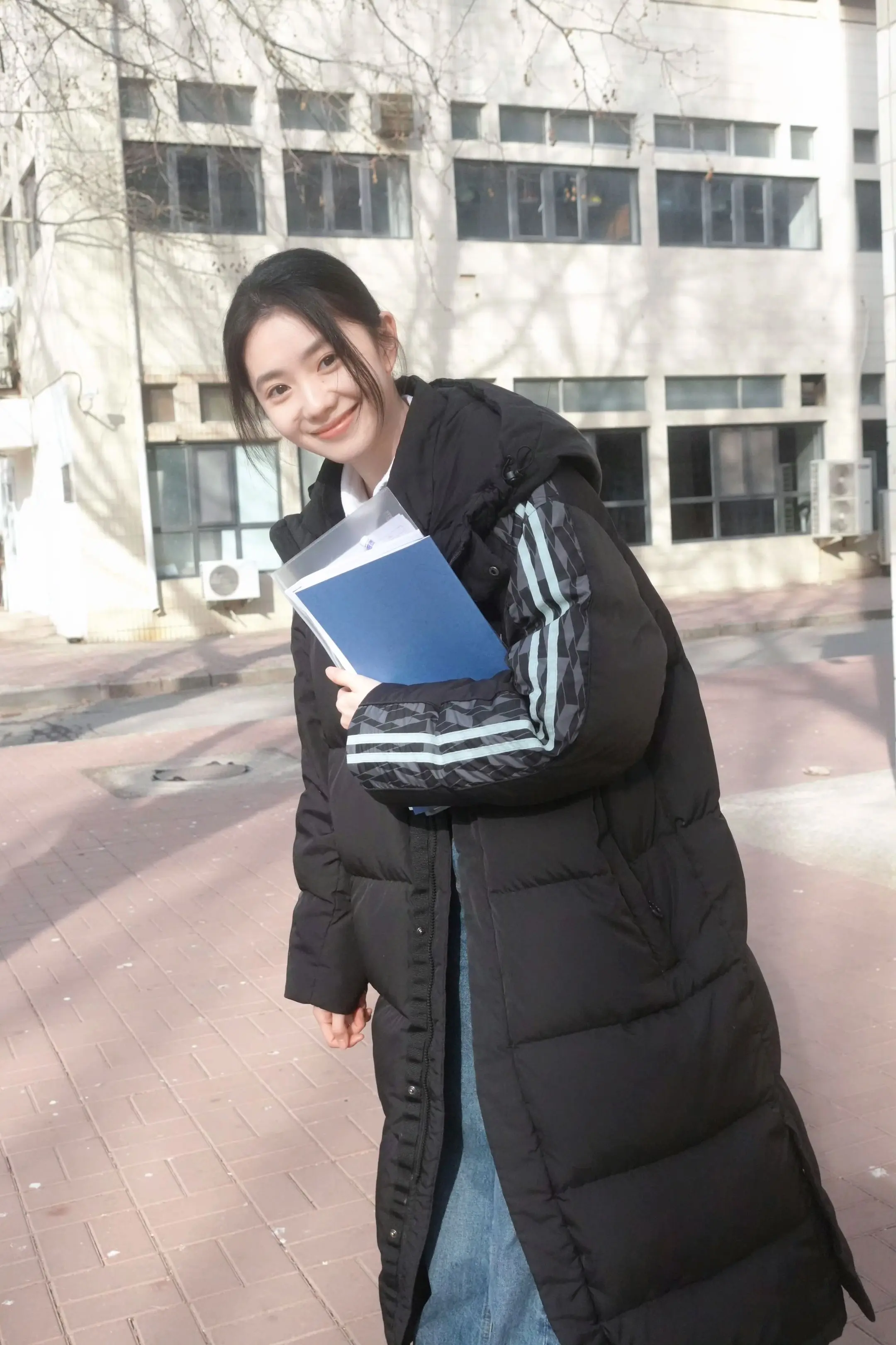 阳光、书本、笑意，是刘浩存式的校园心动