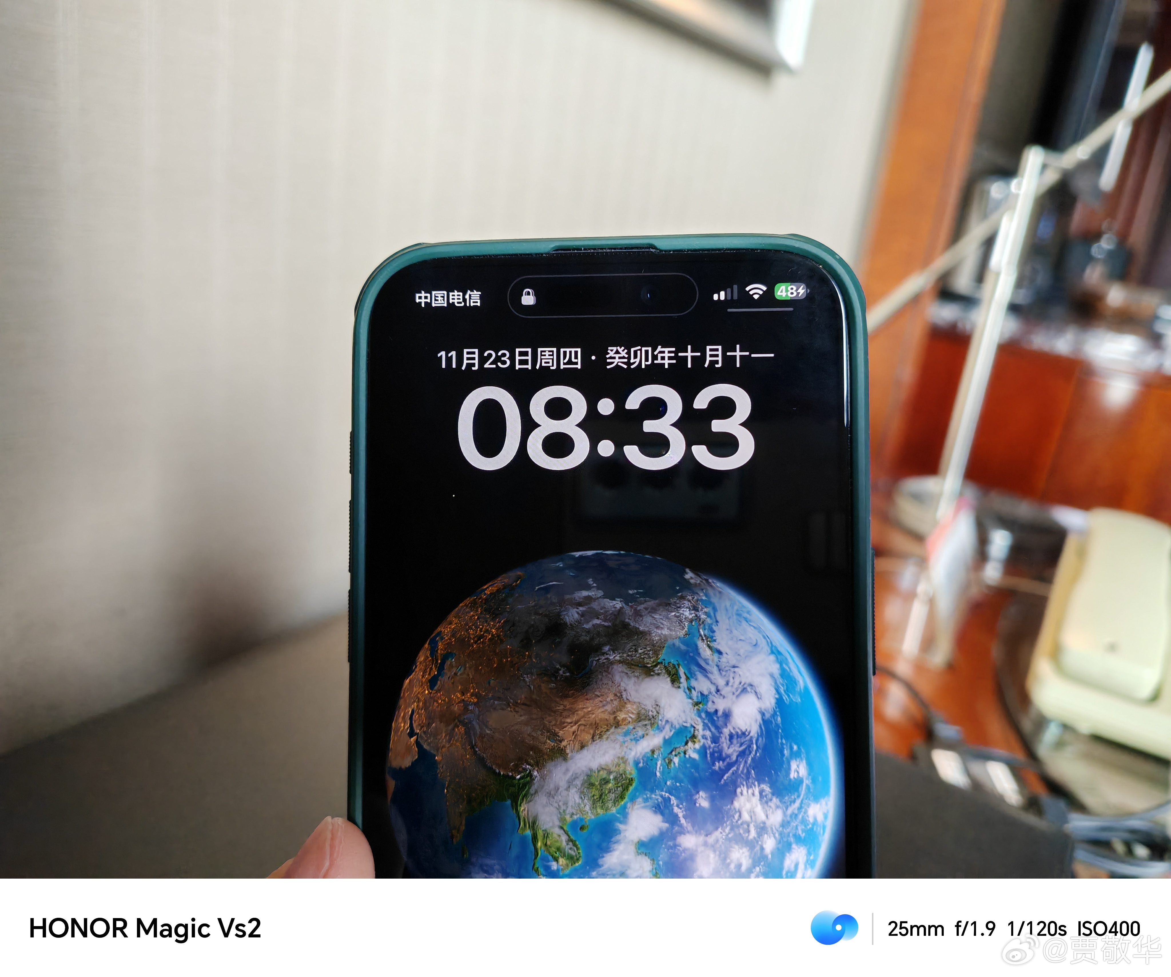 刚才给iPhone15 Pro Max手机充电，结果发现无法充电，换了充电头也不