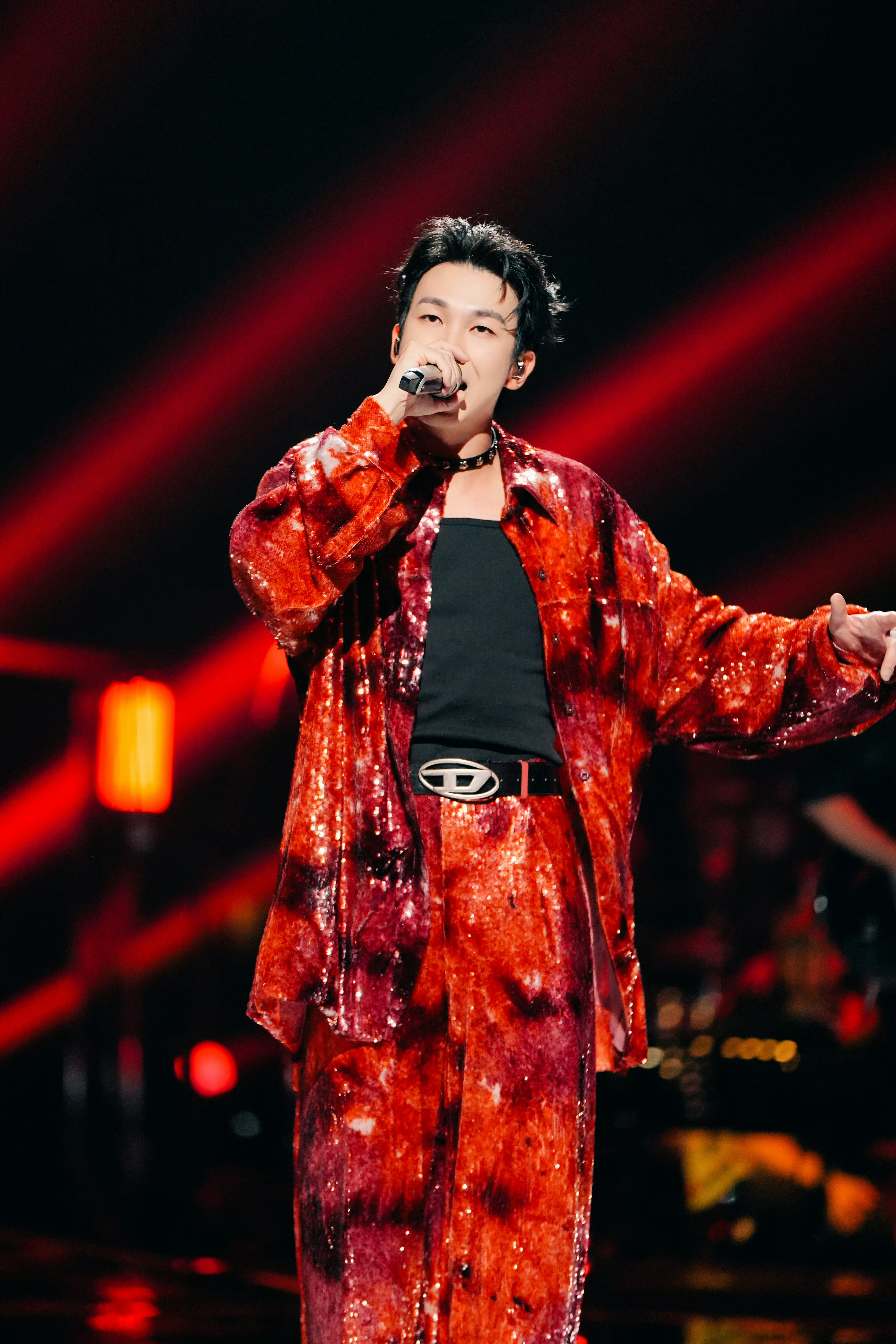 #白举纲直播清唱melody# 白举纲在直播里清唱《melody》，声音动人，还