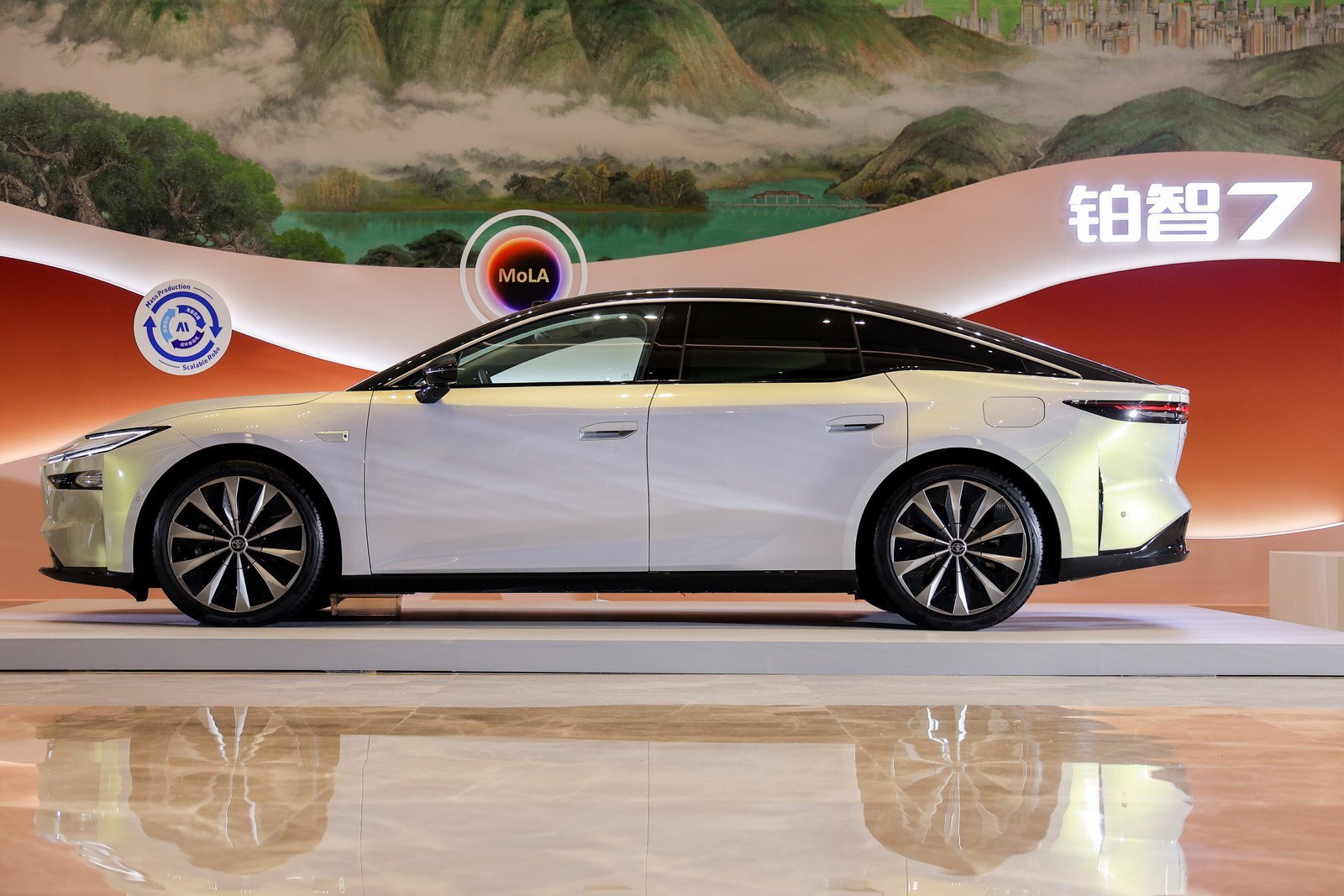 "3月5日，广汽丰田铂智7开启预售，预售权益价为15.68万元—20.98万元。