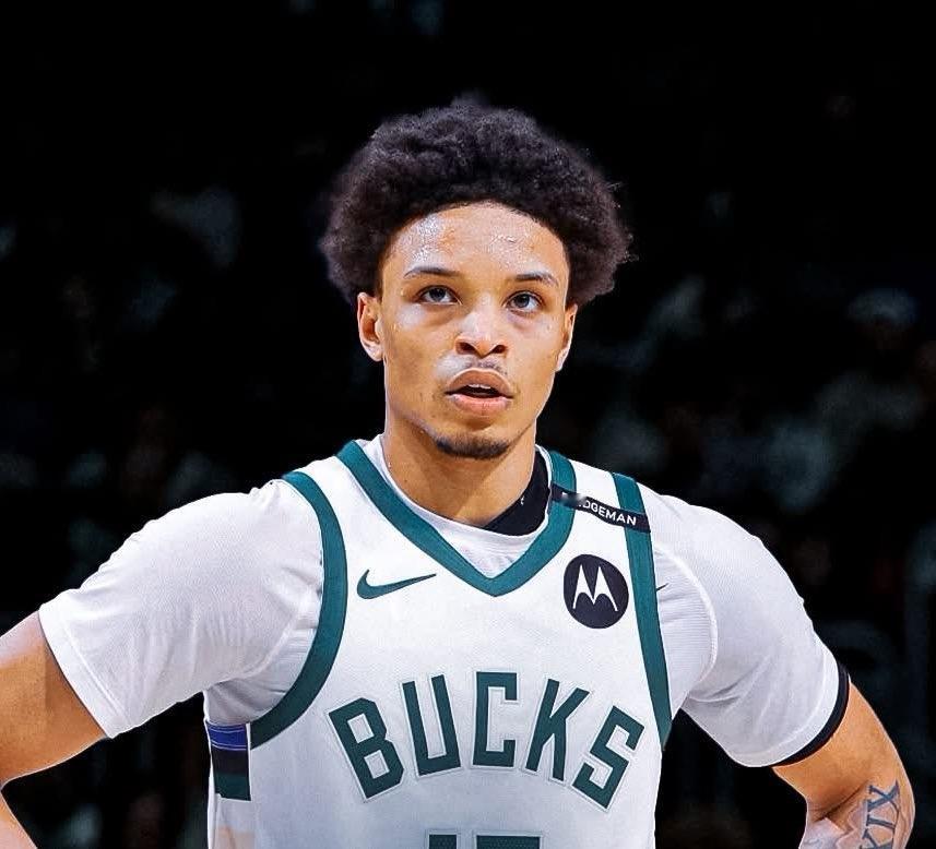 罗林斯本赛季数据——场均18.6分场均5.0助攻场均3.6篮板场均2.4抢断但他