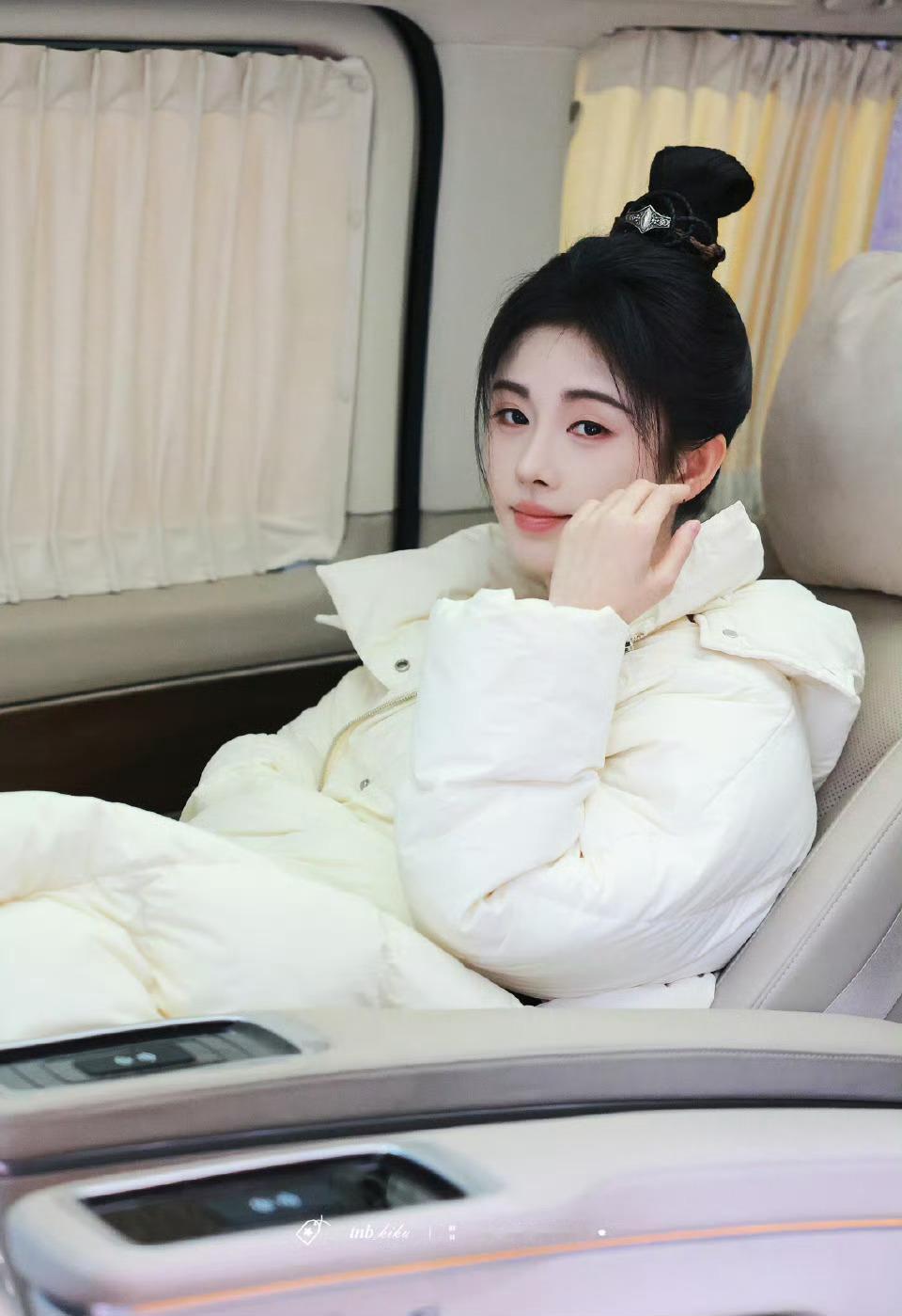 鞠婧祎姜黎非 jjy鞠婧祎千香 “在遥远的追梦途中 你成为了我的光”“𝓘𝓷 