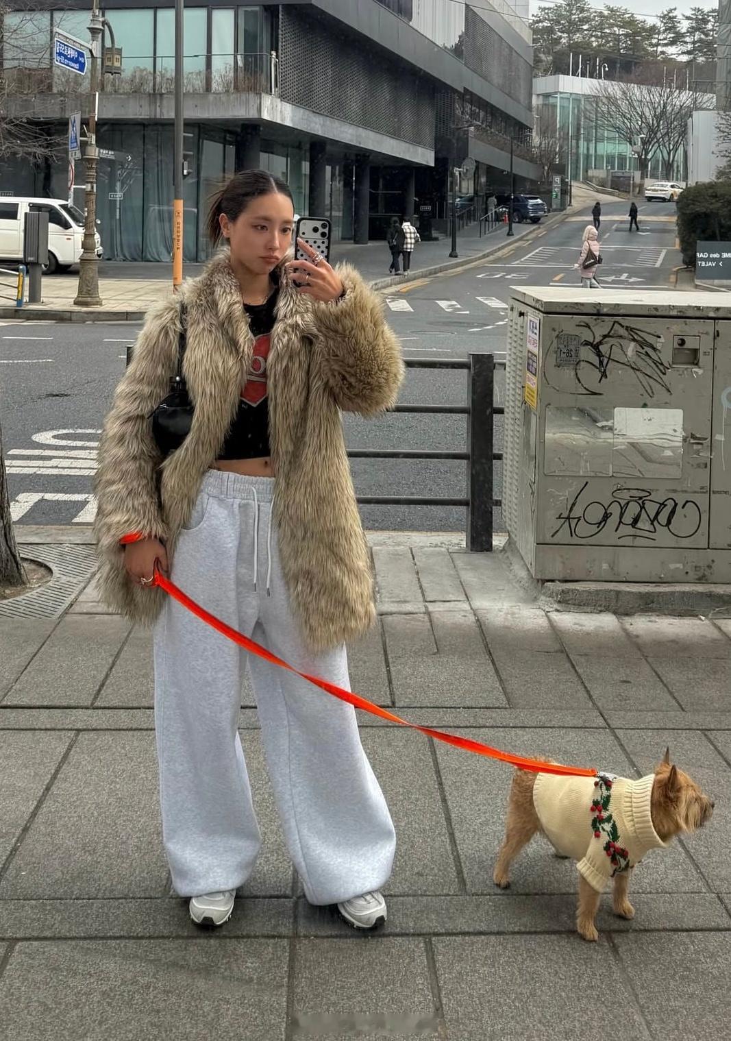 穿搭分享 连续更新第2731天韩国时尚女生日常搭配韩系穿搭超能新星汇新星v计划开