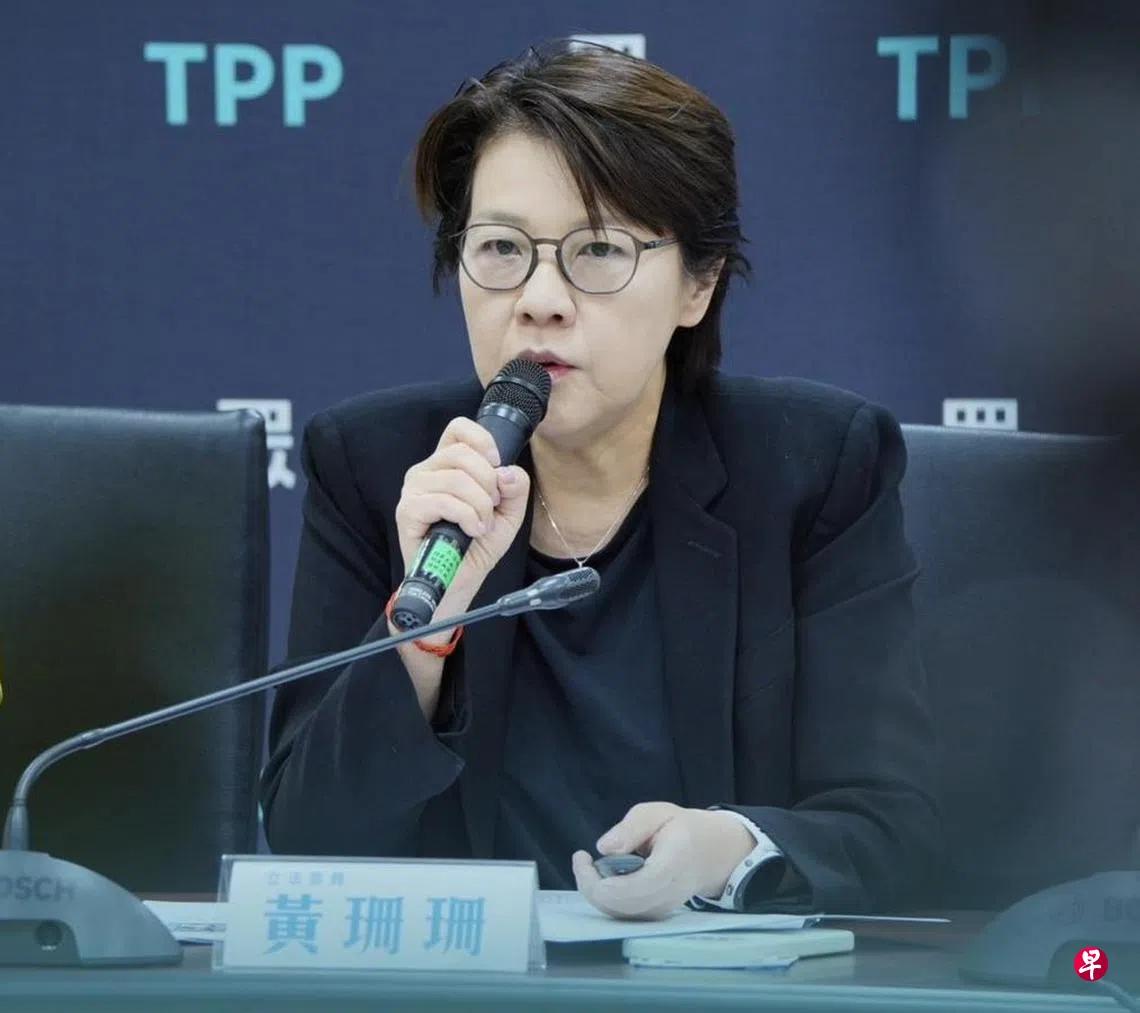 陆配徐春莺遭羁押禁见  黄珊珊回应了

曾被民众党列入“不分区立委安全名单”的陆