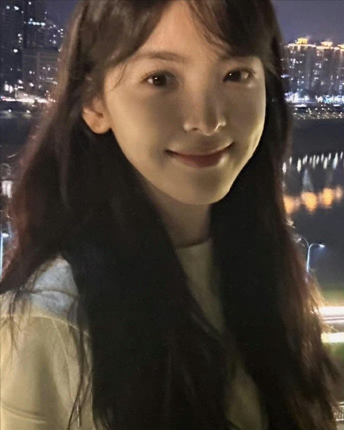章若楠 ​​​