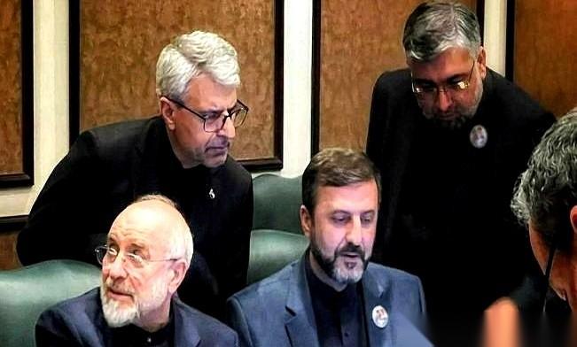 特朗普这次在伊朗身上，算是把压箱底的招数都用尽了，结果换来的是紧闭的大门。
4月