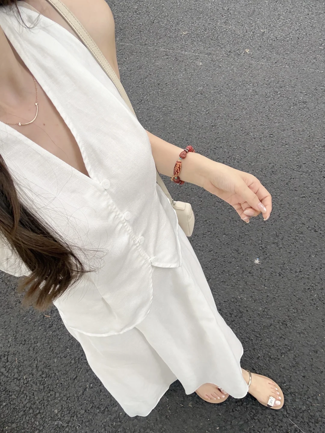依旧一身白🤍