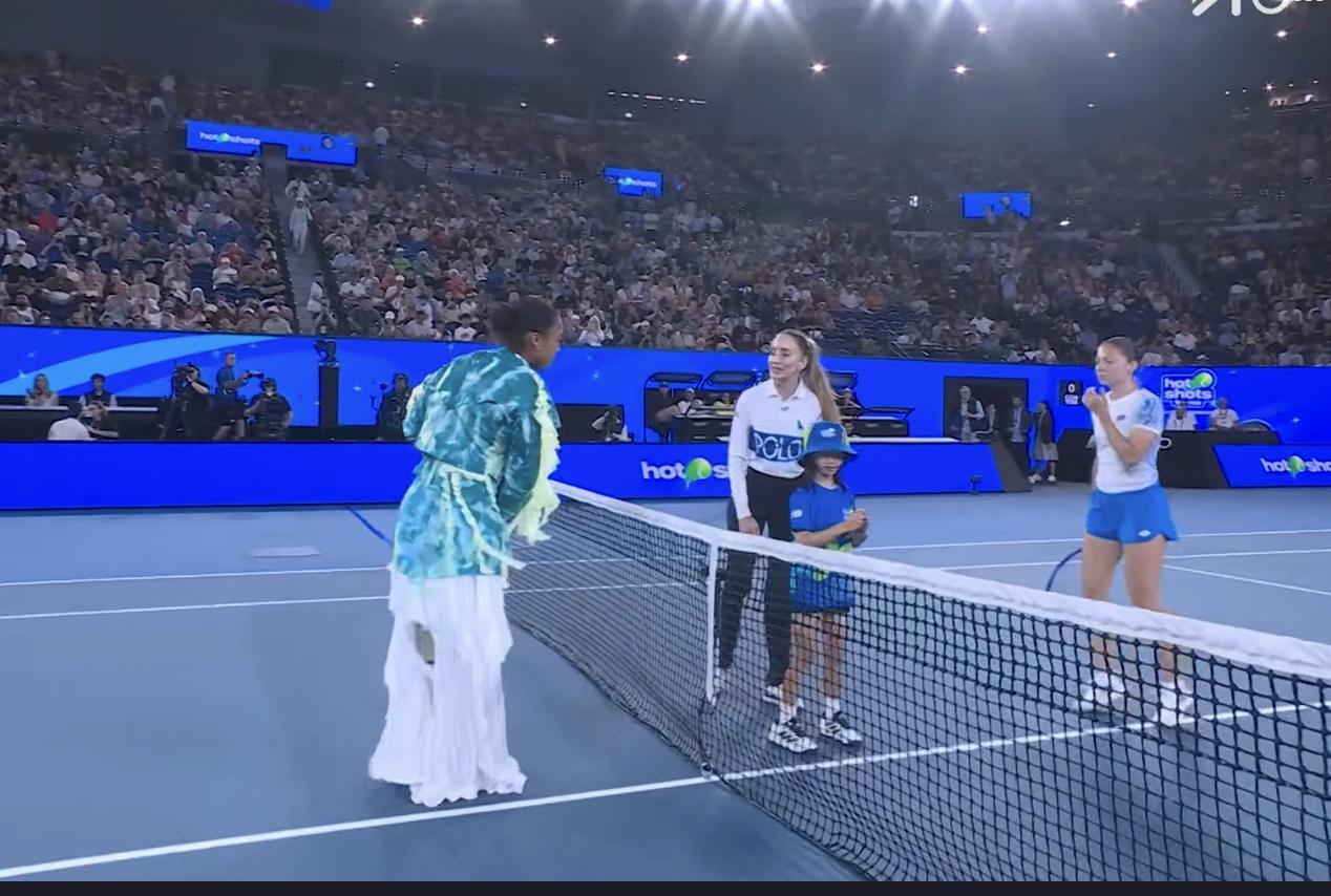 大坂直美这是在？ 网球talking大会