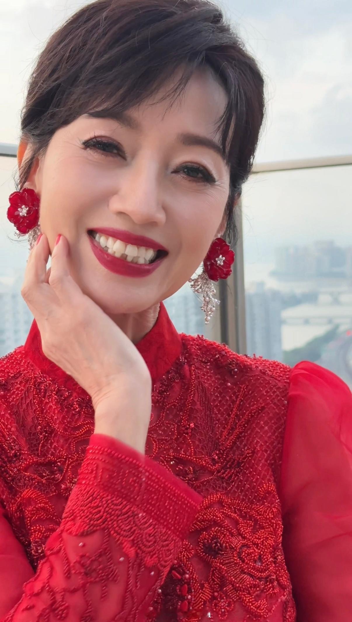 赵雅芝 这个笑绝了