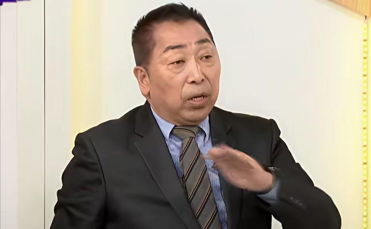 台湾名嘴唐湘龙说:中国和美国基本上是地球的两面，直线距离约一万四千公里。现在如果