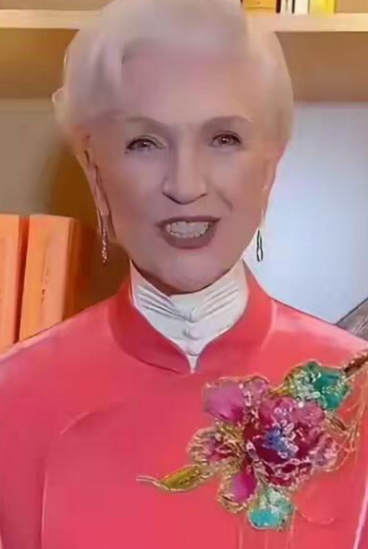 突发！世界首富马斯克的母亲梅耶，在社交媒体上公然表态：中国在公路、隧道、建筑、基