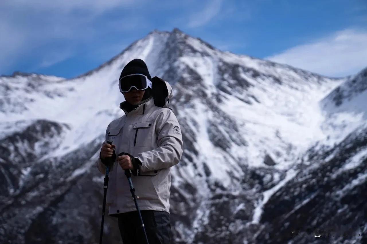 哈尔滨真正自己的羽绒服要来了，而且还是智能温控的，哈工大设计的自主品牌，不得不说