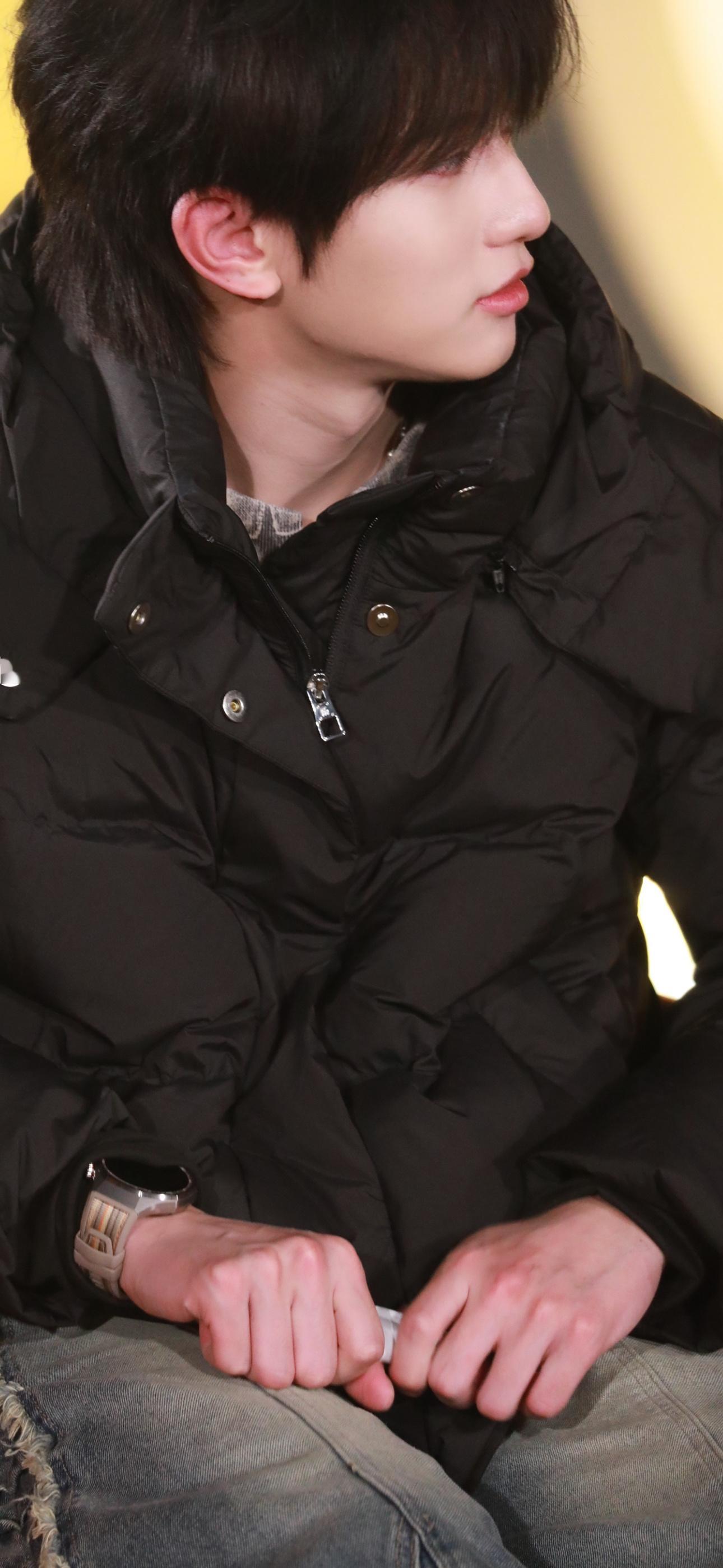 我就说很冷 把孩子手冻的通红