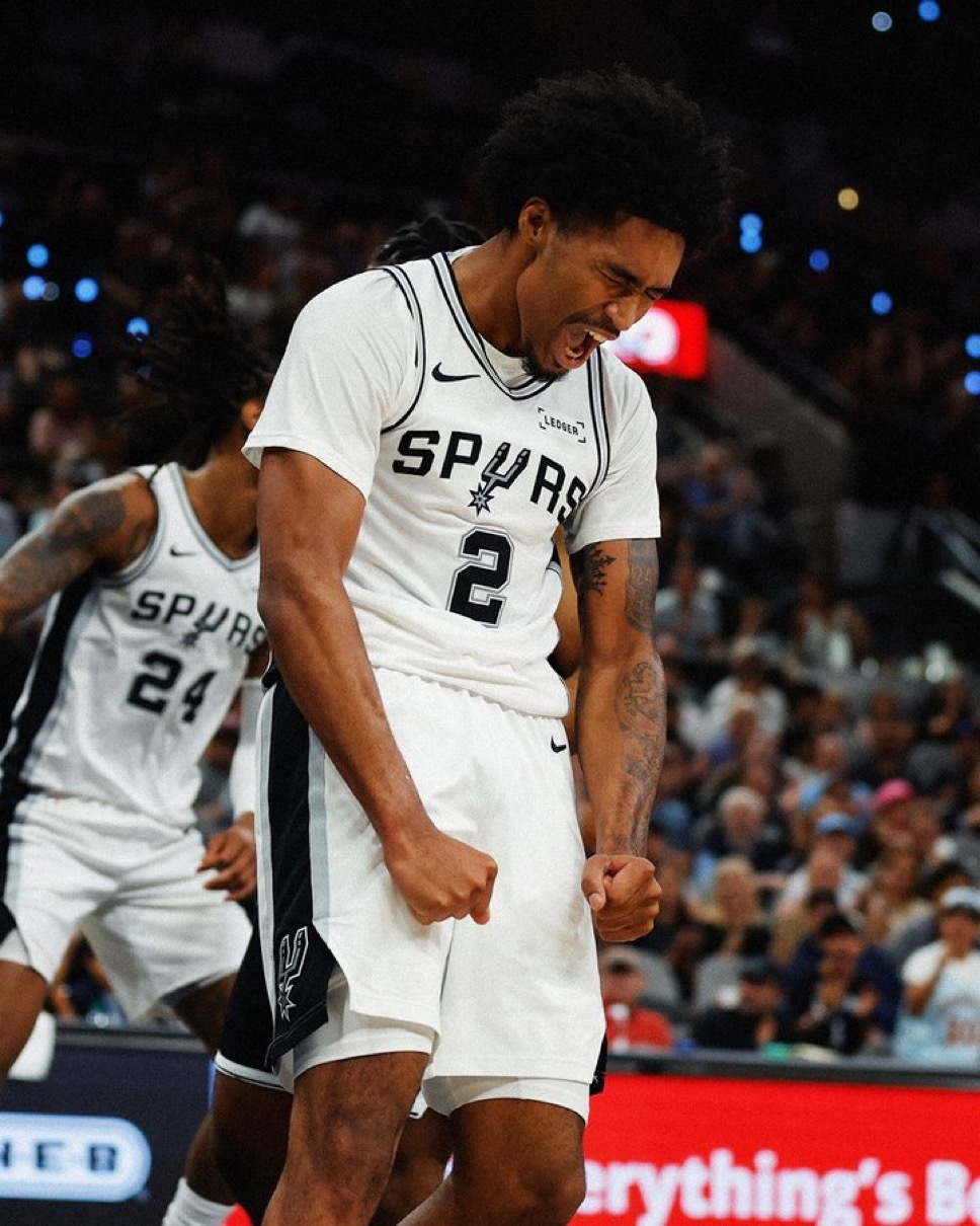 哈珀（小腿受伤）退出今日比赛。 ​​​