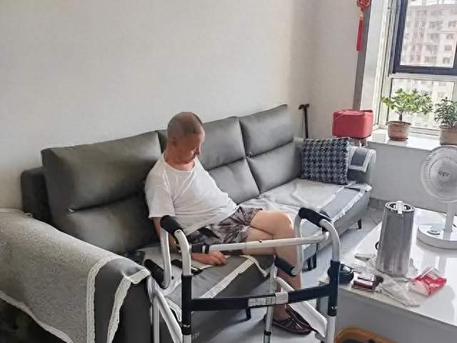 发现没？明明子女都挺孝顺，空巢老人却越来越多？到底谁的错？