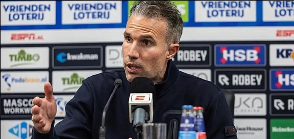 荷甲第29轮，费耶诺德在客场被保级球队福伦丹0-0逼平，这场令人失望的平局不仅让