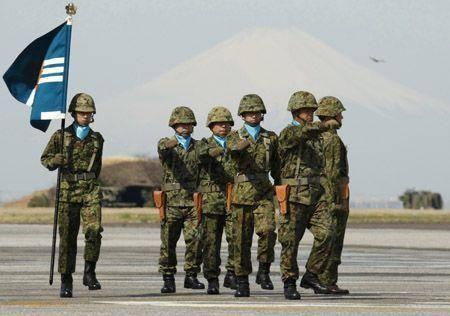 日本现役自卫官携刀翻墙擅闯中国大使馆并试图危害使馆人员，近日又被抓了。
不是放了