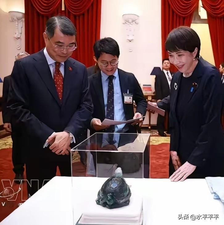 越南送日本人一只“绿龟”？
这在我们看来不可思议，但在日本人看来，却很开心。
因