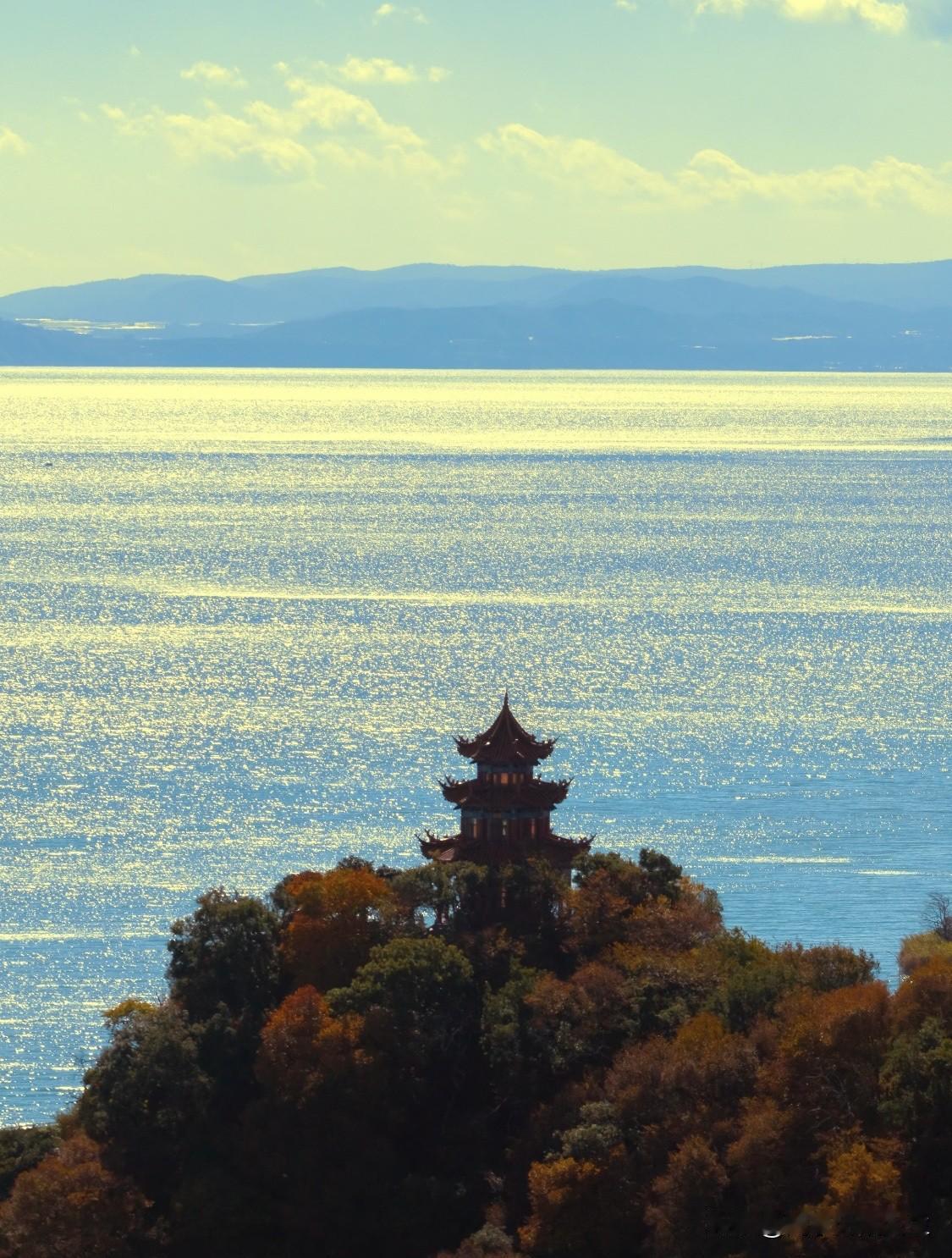 有人说：“路死路埋，街死街埋，躺在山沟里就是棺材。灵魂已经没了，肉体是躯壳，无所