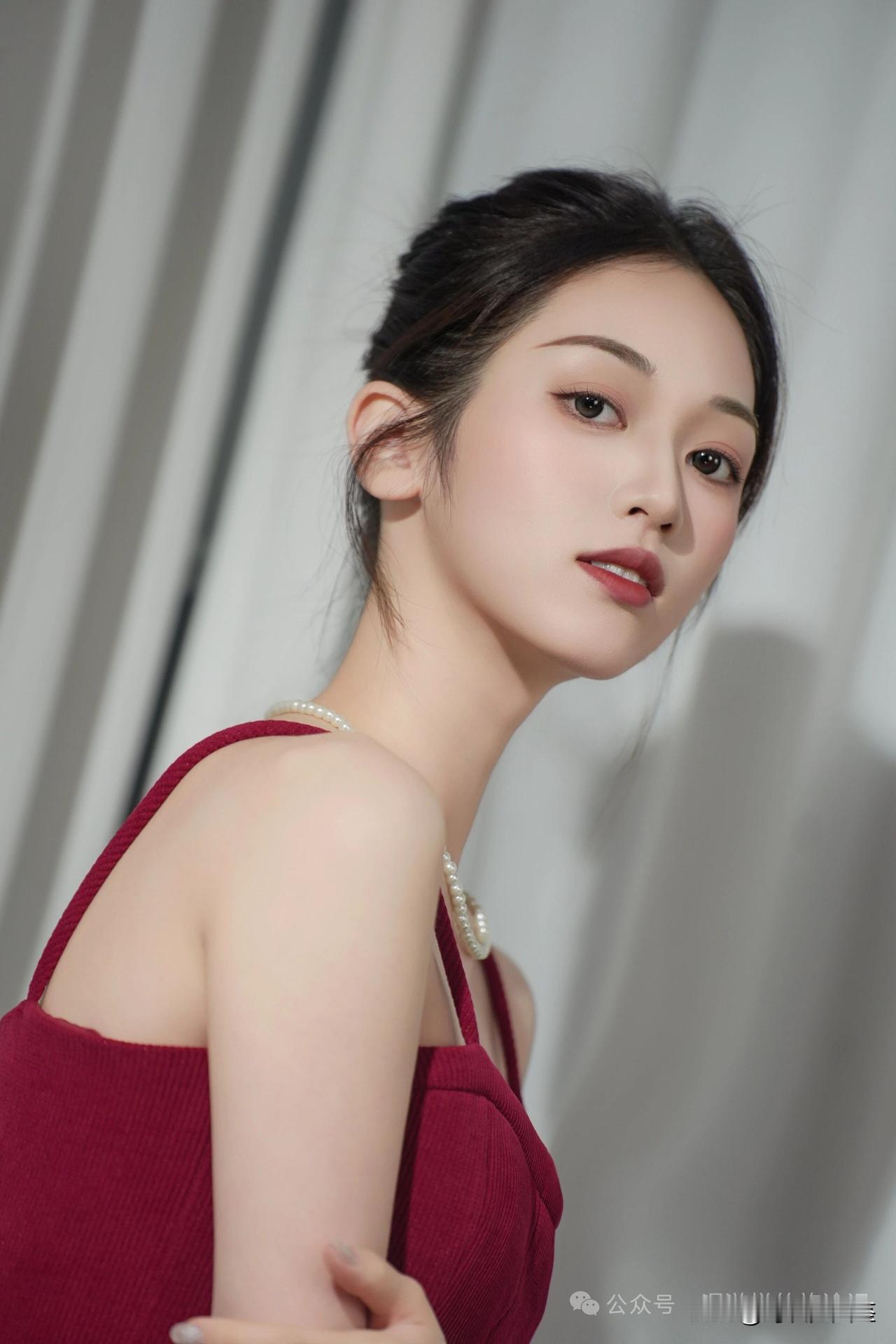 今日壁纸分享！
真正的美女到底长什么样