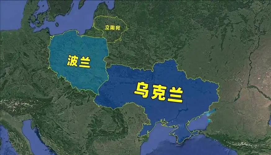 [月亮]俄乌冲突如果不结束，谁最可能打击俄罗斯？首先，美国肯定不会亲自下场，美俄