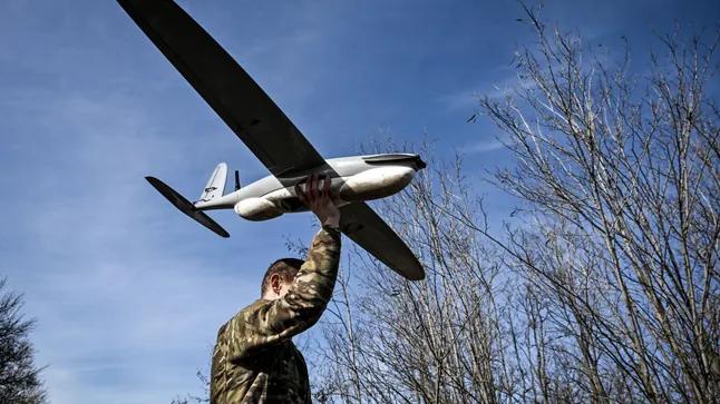 图文：前线俄军称局势危急，乌克兰取得低空优势

前线俄军表示，局势危急，乌克兰已