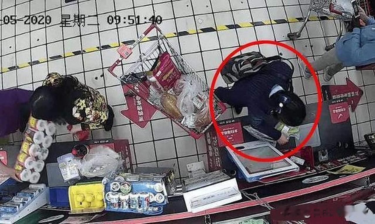 90后女律师的职业生涯为何葬送在自助超市？   

发生在北京的这个真实事件，彻
