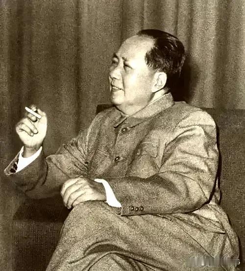 风趣请将
        1950年秋的一天下午，毛主席请邵力子和傅作义到他中南