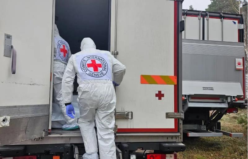 俄罗斯与乌克兰再次进行了阵亡军人遗体交换30V1000.
    乌克兰方面如往