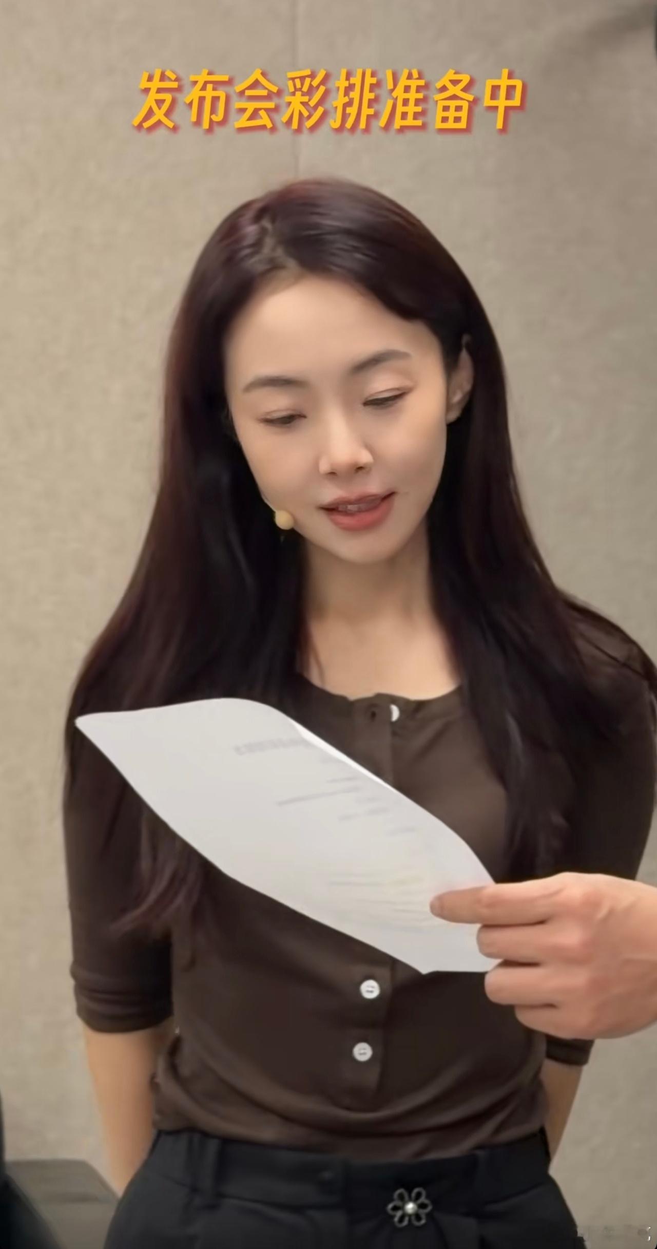 实话讲，现在汽车抢了太多手机的风头了，好多人都忘了今天是REDMI Note17