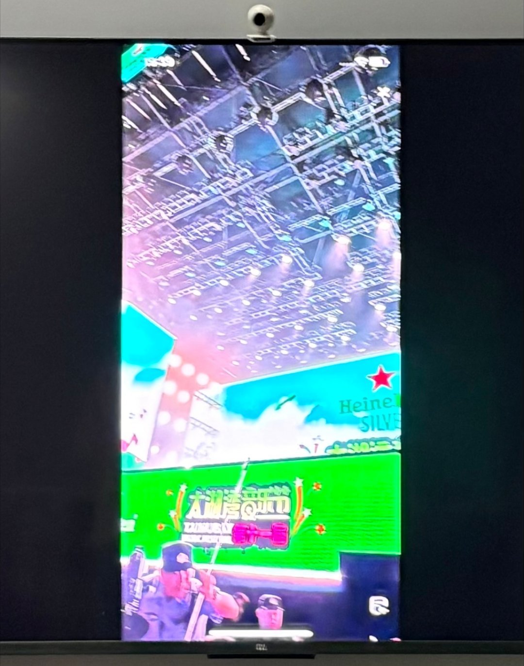 我真不行了，藏这么长的支架，真不怪别人安保搜。。好吧，伤到了人怎么办？？？？被收