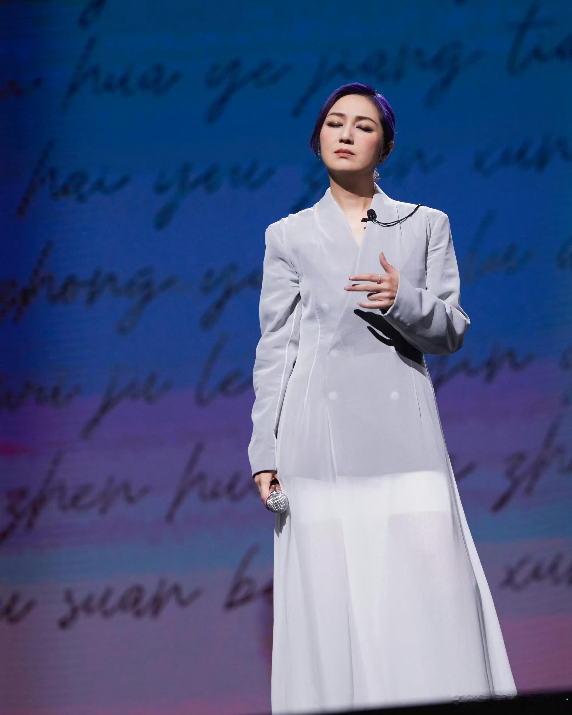杨千嬅粤语版如果爱忘了杨千嬅全新演绎粤语版如果爱忘了，独特烈女唱腔自带故事感，婉