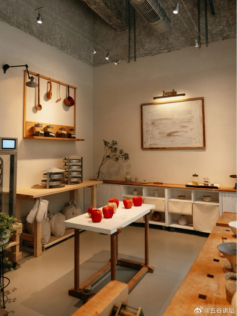 【“喜茶 工艺”首店亮相】日前，喜茶宣布其全新店型「喜茶 工艺（heytea c