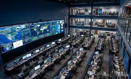 美军全面拥抱军事AI，中国绝不能掉队

美国现在步子迈得很大，强行把国内顶尖的A