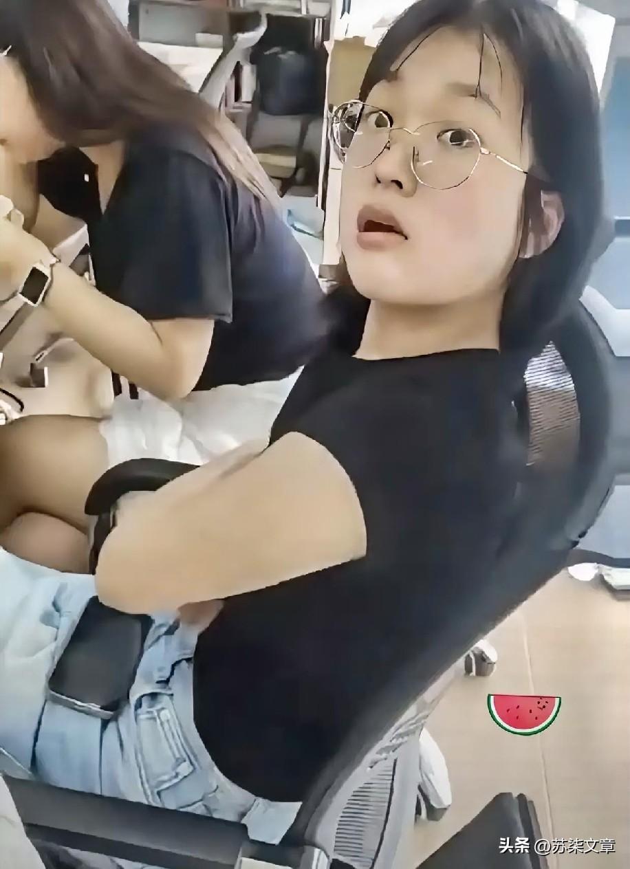 果然不能深挖，
越挖越离谱，
网传这个外卖白嫖女竟然有
至少27次的恶意投诉记录