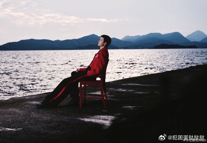 来看娱乐任嘉伦快乐至上拒绝无聊任嘉伦吴克群颠覆标签 新的一年，跟着任嘉伦、吴克群