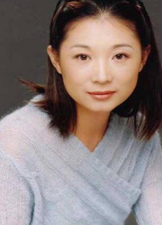 一个离婚带娃的单亲妈妈，是怎么把一手“烂牌”打成了人生赢家？2006年钱琳琳的决