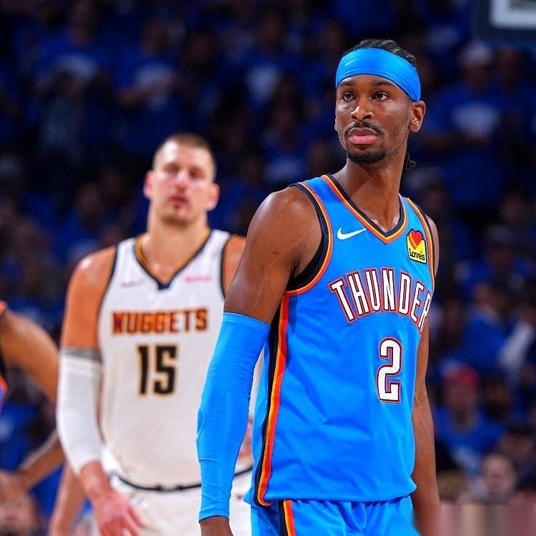 快船这队，简直了。
一到最后两分钟，全队上下就跟中了邪一样，集体断电。眼瞅着要到