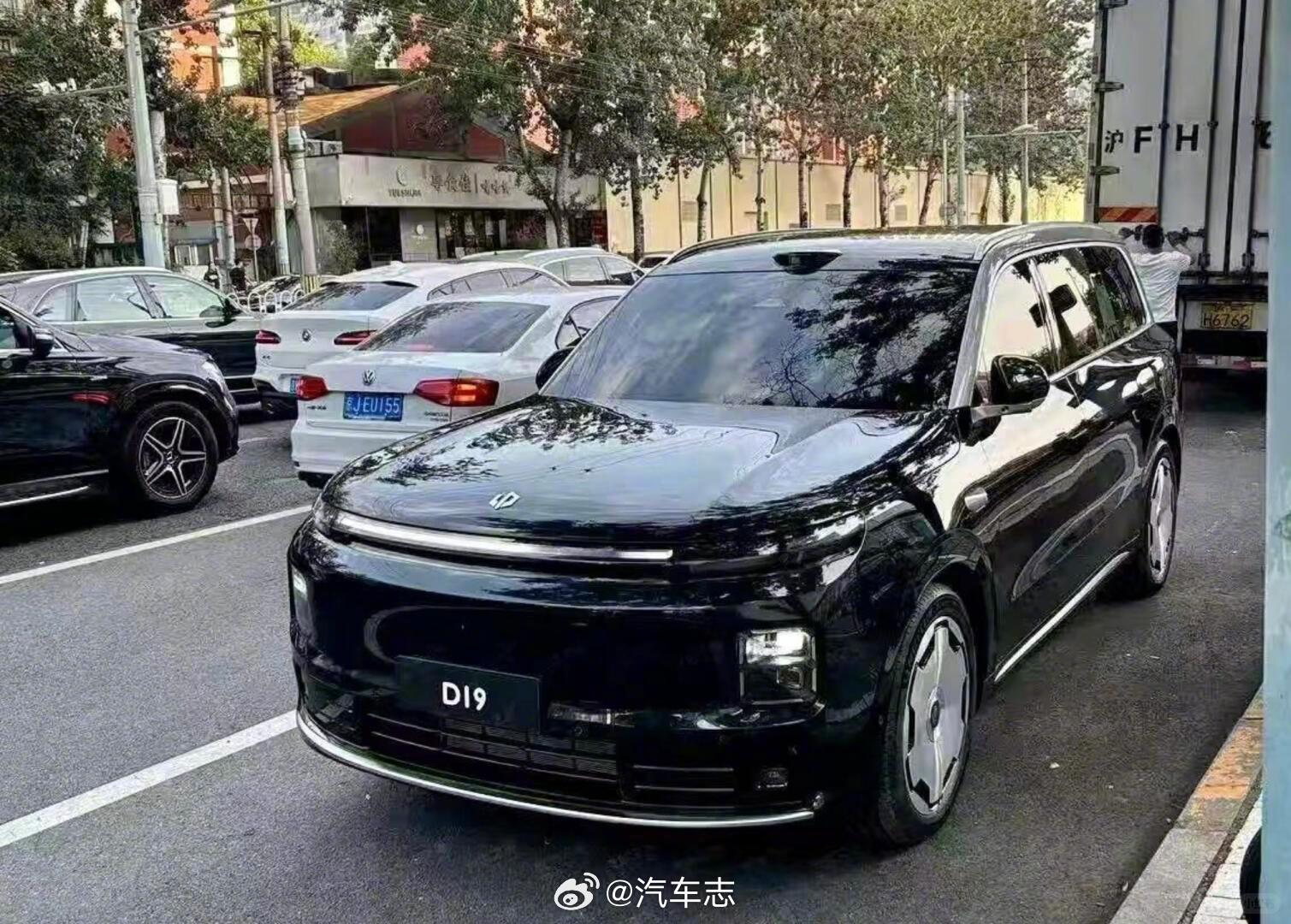 零跑全尺寸SUV D19曝光～你在它身上能看到几个9的影子？[二哈][二哈] ​