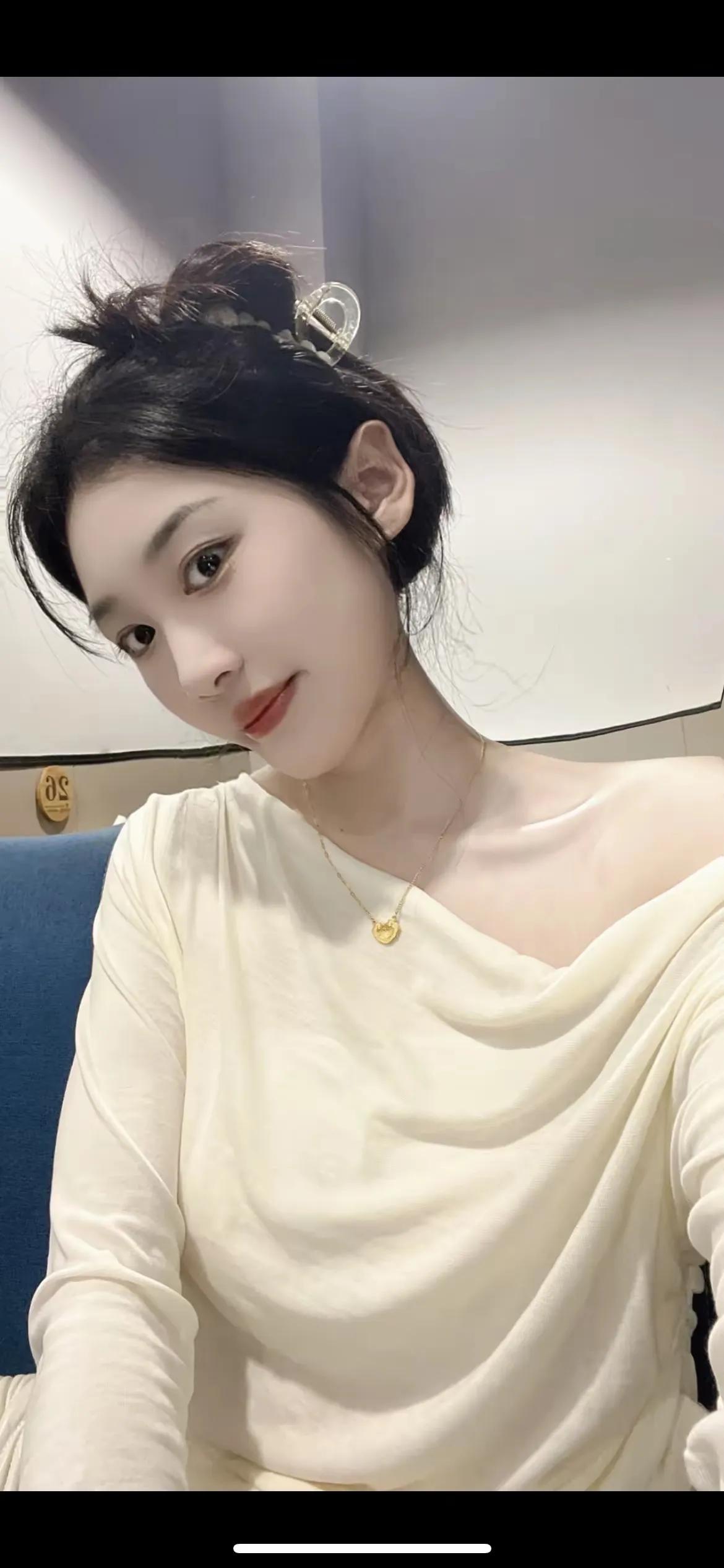 自己做错事时
总劝别人要对事不对人
别人做错事时
不论对事还是对人都一定要骂他