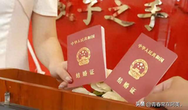 90%人都搞错了！离婚真相不是没钱，是当代年轻人骨子里寄生心态